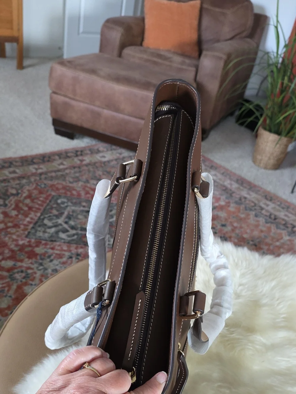 Beautiful NWT Dooney & Bourke Large Chestnut Leather Mila Tote 🤎🎁❤️